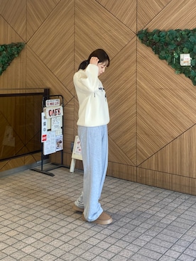 「ロゴニット」｜「アイテム（スリッポン）」を使った、Maminaさん（レディース・157cm）の秋コーディネート