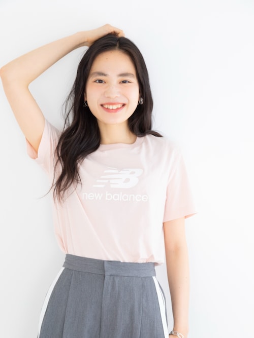 Sport Essentials Stacked Logo ショートスリーブTシャツ（T