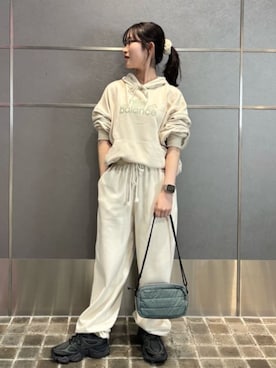 「アイテム（パーカー）」を使った、New Balanceさん（レディース・150cm）の秋コーディネート