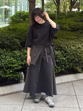 「NEW BALANCE（ニューバランス）のNB GREY カラーブロックスカート（スカート、ブラック系）」を使った、New Balanceさん（レディース・150cm）の夏コーディネート