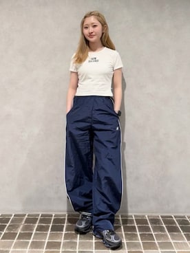 「NEW BALANCE（ニューバランス）のスポーツレガシーパンツ（スウェットパンツ、ブルー系）」を使った、New Balanceさん（レディース・153cm）の春コーディネート