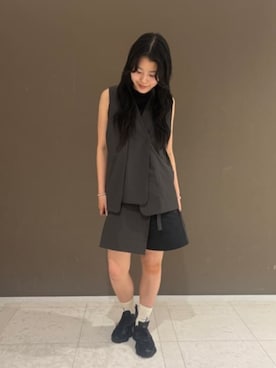「NEW BALANCE（ニューバランス）のNB GREY スリーブレストップ（Tシャツ/カットソー、ブラック系）」を使った、New Balanceさん（レディース・153cm）の春コーディネート