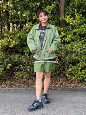 「NEW BALANCE（ニューバランス）のNB GREY ナイロンジャケット（ナイロンジャケット、グリーン系）」を使った、New Balanceさん（レディース・153cm）の春コーディネート