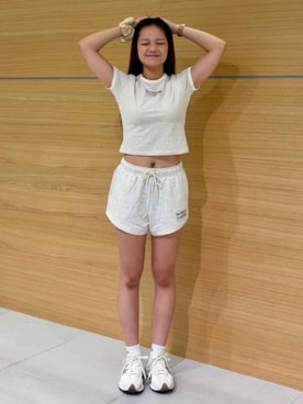 「NEW BALANCE（ニューバランス）のTrackside リンガーショートスリーブTシャツ（Tシャツ/カットソー、ブラウン系）」を使った、New Balanceさん（レディース・162cm）の夏コーディネート