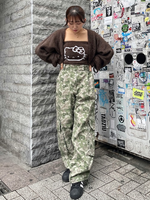 HELLO KITTYコラボ】カモフラワークパンツ（その他パンツ）｜CALNAMUR