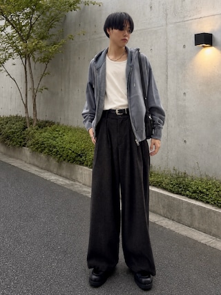 「SINSS(シンス)の3-Tuck wide straight slacks / 3タックワイドストレートスラックス(スラックス)」を使った、Ousukeさん(メンズ・177cm)の秋コーディネート