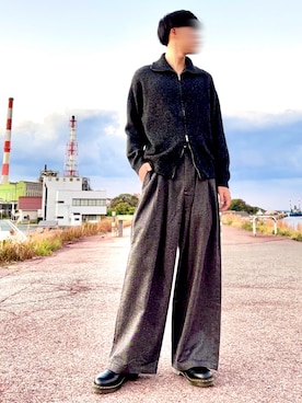 「SINSS（シンス）のアイテム（スラックス）」を使った、桜介さん（メンズ・177cm）の春コーディネート