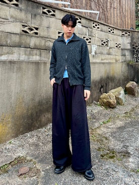 「SINSS（シンス）のTwo tuck sweatpants / 2タックスウェットパンツ（スウェットパンツ、ブラック系）」を使った、桜介さん（メンズ・177cm）の春コーディネート