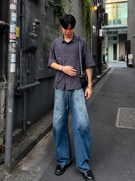 「SINSS（シンス）のBaggy silhouette curve denim / バギーシルエットカーブデニム（デニムパンツ、ブルー系）」を使った、桜介さん（メンズ・177cm）の夏コーディネート