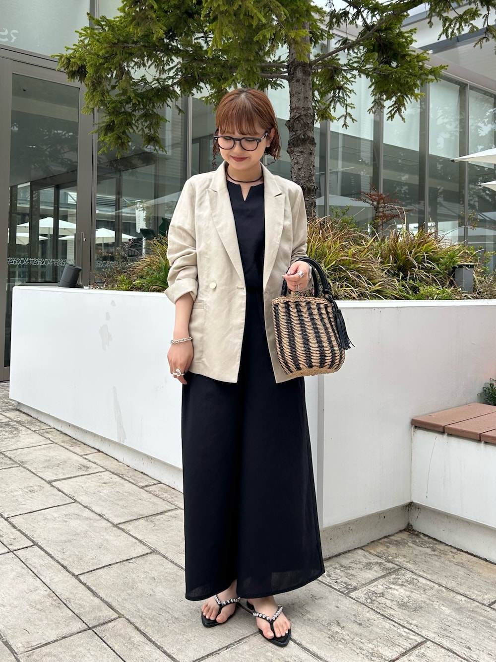 「オールインワン、オールインワンコーデ、大人カジュアル、おでかけコーデ、春服コーデ、キレイめカジュアル、ジャケットスタイル、ジャケットコーデ、ジャケット 」｜「MICO COULIERのイージーケアリネンジャケット（テーラードジャケット、ベージュ系）」を使った、ririkaさん（レディース・157cm）の春コーディネートの1枚目の写真