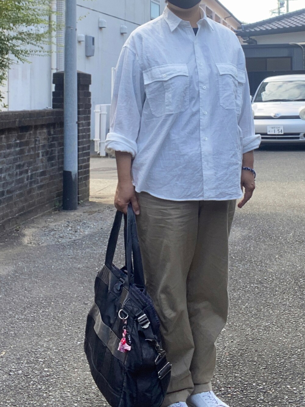「Porter Classic、白シャツ、秋のコーデ、YAECA」｜「PORTER CLASSICのPorter Classic / ポータークラシック：ROLL UP VINTAGE COTTON SHIRT：PC-016-1542[COR]（シャツ/ブラウス、ホワイト系）」を使った、SPADE25さん（レディース・166cm）の秋コーディネートの1枚目の写真