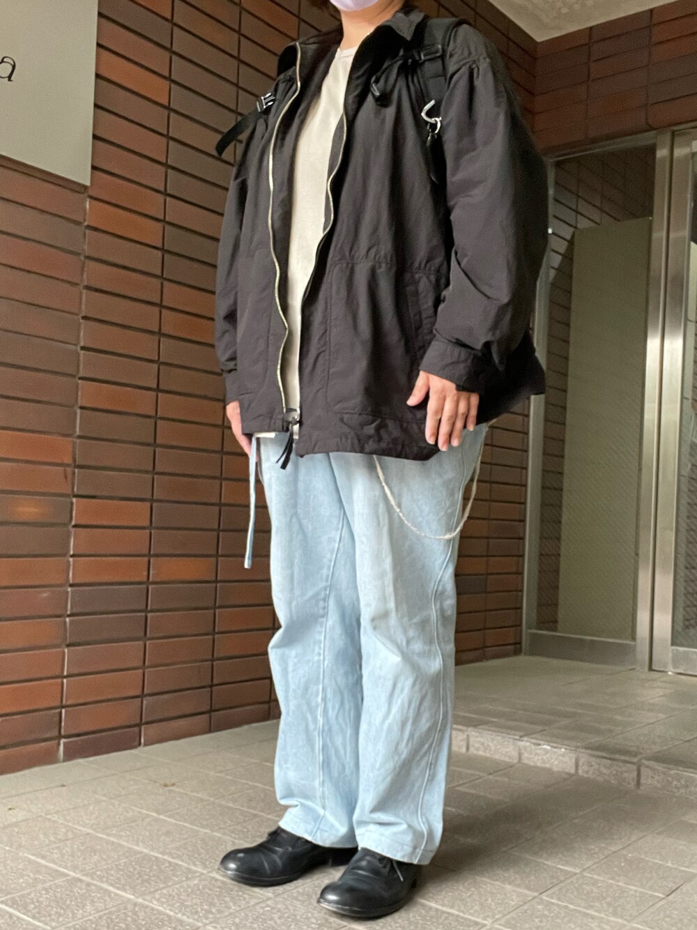 「春コーデ、Porter Classic、ジップジャケット、ancellm、ダメージカットソー、SEEALL、CIOTA、ベルテッドデニム、PETROSOLAUM、レザーシューズ」｜「SEEALLのSEEALL×CIOTA（デニムパンツ、ブルー系）」を使った、SPADE25さん（レディース・167cm）の春コーディネートの1枚目の写真