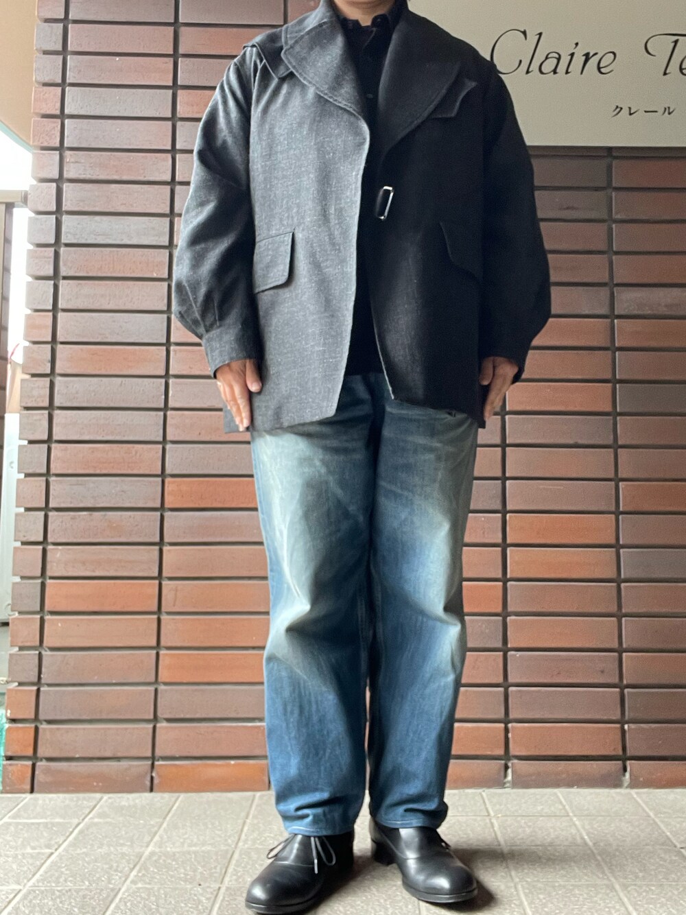 「ファッションを楽しもう、秋冬コーデ、blurhms、モーターサイクルジャケット、Porter Classic、ロールアップシャツ、graphpaper、ツータックパンツ、デニム、PETROSOLAUM、レザーシューズ、mayumimurasawa、リング」｜「Graphpaperのアイテム（デニムパンツ、ブルー系）」を使った、SPADE25さん（レディース・167cm）の秋コーディネートの1枚目の写真