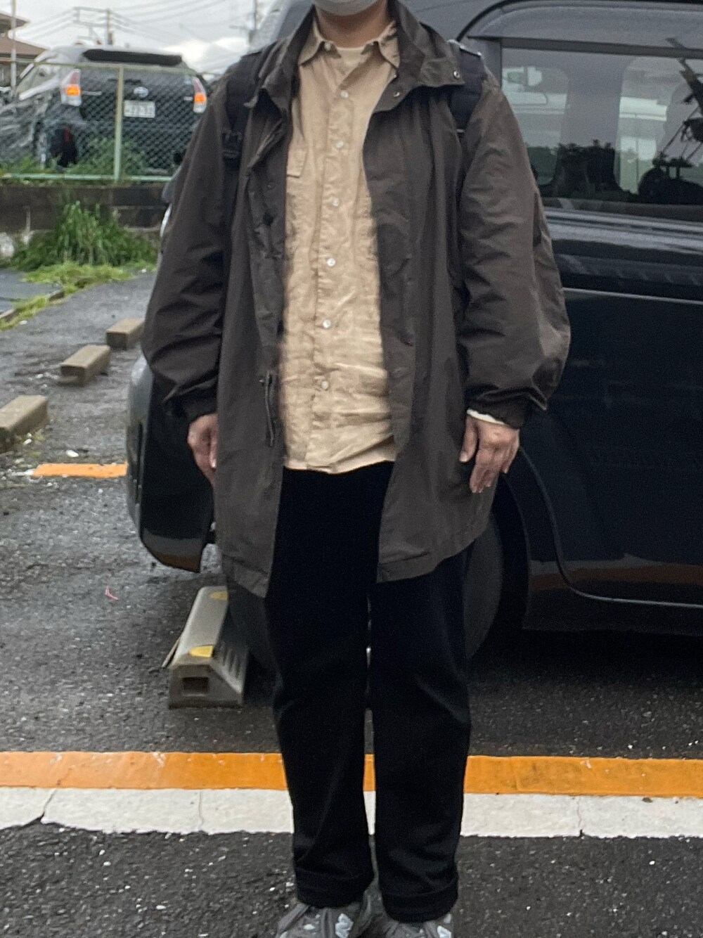 「ATON、ショートモッズ、Porter Classic、ロールアップシャツ、loopwheeler、スウェットパンツ、ロンT、New Balance、991」｜「LOOPWHEELERのアイテム（スウェットパンツ、ブラック系）」を使った、SPADE25さん（レディース・167cm）の春コーディネートの1枚目の写真