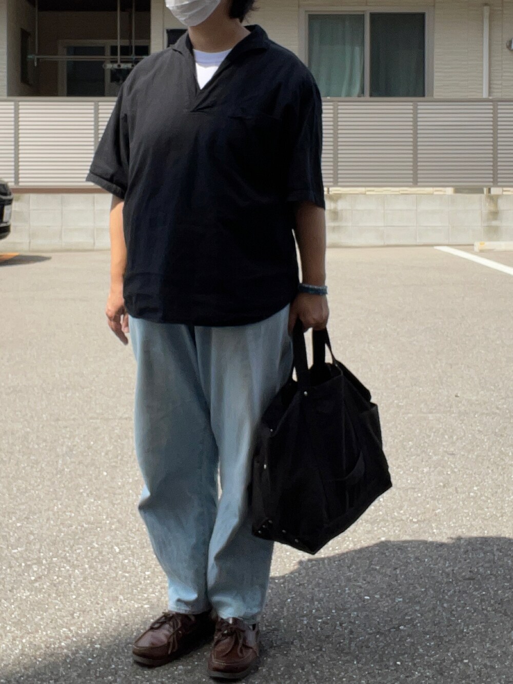 「スキッパーシャツ、COMOLI、YAECA、Paraboot」｜「YAECAのアイテム（ショルダーバッグ、ブルー系）」を使った、SPADE25さん（レディース・167cm）の秋コーディネートの1枚目の写真