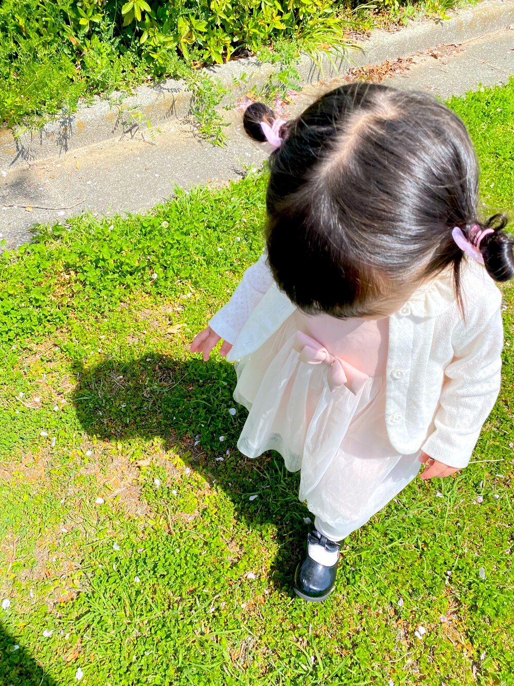 「入園式」｜「セリアのアイテム（ヘアゴム、ピンク系）」を使った、mochimochi2122さん（キッズ・80cm）の春コーディネートの1枚目の写真