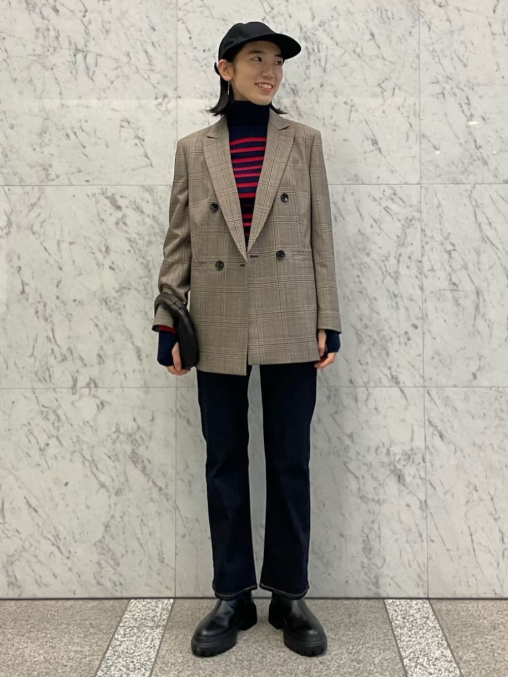 「TOMORROWLAND、トゥモローランド、TOMORROWLAND collection、UNION LAUNCH、RED CARD、フレアデニム、フレアパンツ、KIJIMA TAKAYUKI、Aeta、Chloe、グレンチェック」｜「TOMORROWLAND の【別注】RED CARD×TOMORROWLAND FEEL フレアデニムパンツ（デニムパンツ、ブルー系）」を使った、Taniguchi_TOMORROWLANDさん（レディース・158cm）の秋コーディネートの1枚目の写真