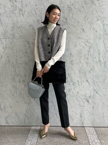 ⭐︎未使用品⭐︎【トゥモローランド】モノトーンロービング ファーペプラムジレ TOMORROWLAND （トゥモローランド）の「モノトーンロービング