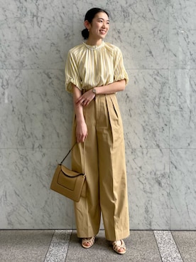 「トゥモローランド」｜「アイテム（チノパンツ）」を使った、Taniguchi_TOMORROWLANDさん（レディース・158cm）の春コーディネート