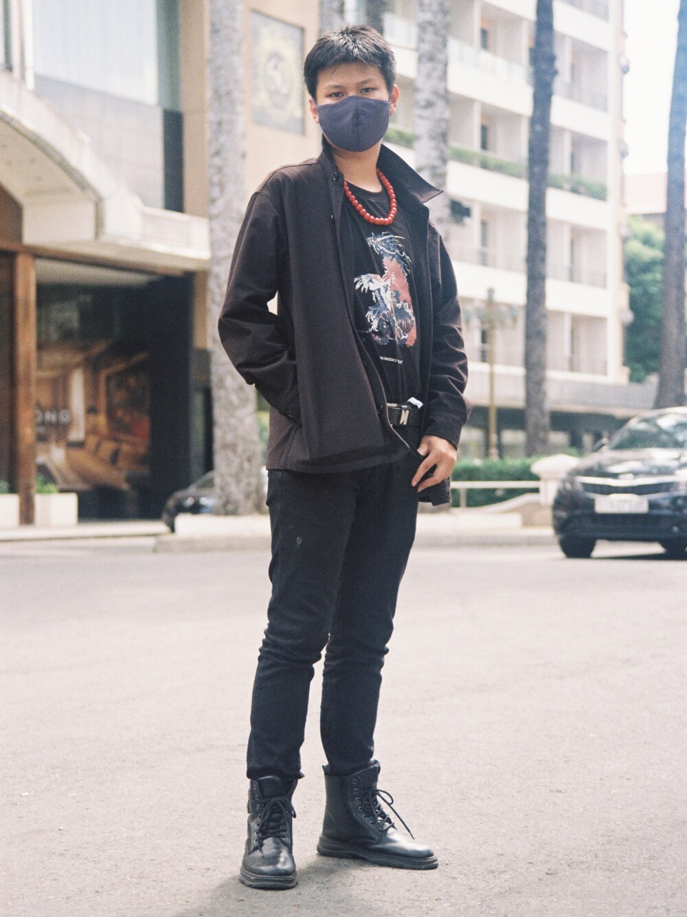 「harajuku、harajukufashion、Harajukustyle、harajuku fashion、street、streetstyle、streetwear、street style、street fashion、ファッション、原宿、原宿ストリート、ストリートスタイル、原宿ファッション、black」｜「UNIQLOのアイテム（その他アウター、ブラック系）」を使った、Enari Kenさん（メンズ・175cm）の冬コーディネートの1枚目の写真