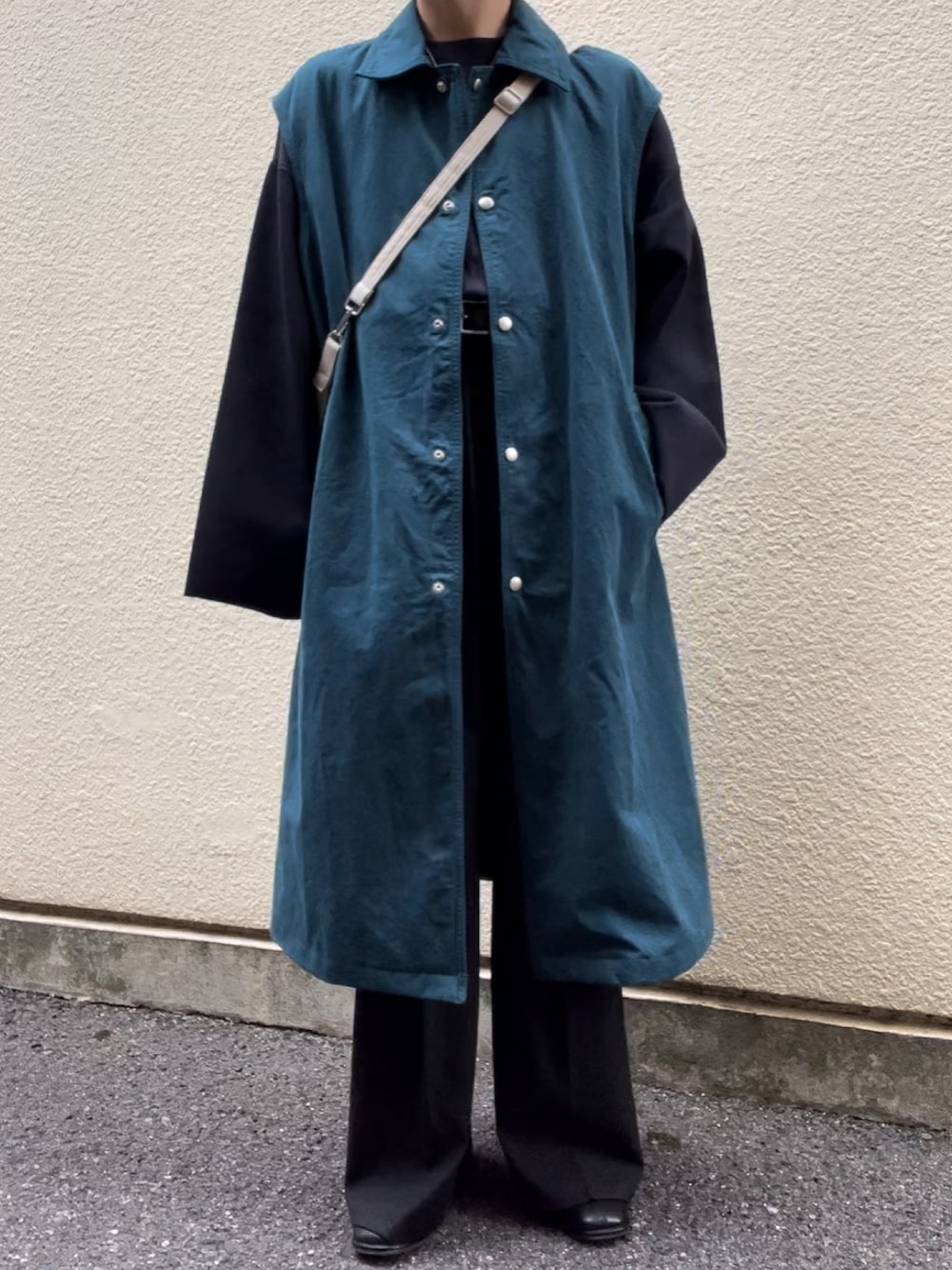 「ファッションを楽しもう、休日スタイル、ロングベスト、ワイドパンツ、yoke、ドメスティックブランド、低身長、低身長コーデ、158cm、158cmコーデ」｜「YOKEのアイテム（ジャケット/アウター、ブルー系）」を使った、_eito_さん（メンズ・158cm）の秋コーディネートの1枚目の写真