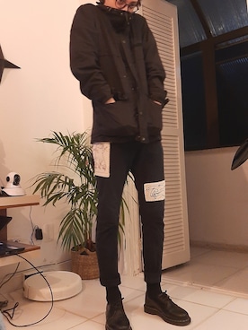 「black」｜「アイテム（マウンテンパーカー）」を使った、vinilmacさん（メンズ・174cm）の春コーディネート