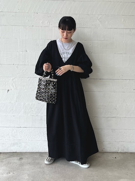 「ビーズバッグ」｜「アイテム（アクセサリー）」を使った、スダサチカさん（レディース・155cm）の夏コーディネート
