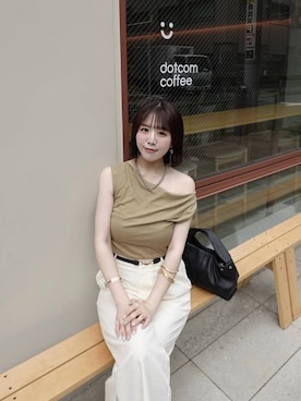 「A part by（アパートバイ）のカットドレーププルオーバーノースリーブ（Tシャツ/カットソー、ベージュ系）」を使った、maika10008さん（レディース）の夏コーディネート
