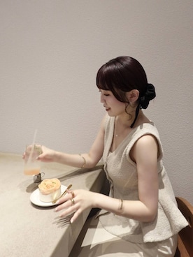 「A part by（アパートバイ）のブークレペプラムニットノースリーブ（ベスト、ホワイト系）」を使った、maika10008さん（レディース）の夏コーディネート
