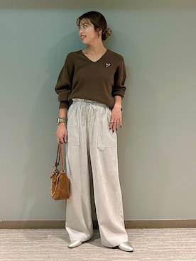 「アイテム（ブローチ/コサージュ）」を使った、福西さん（レディース・160cm）の秋コーディネート