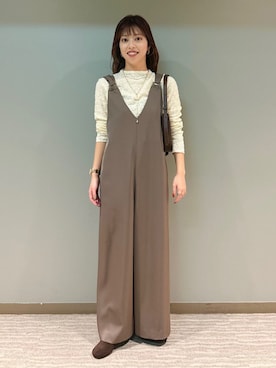 「アイテム（オールインワン・サロペット）」を使った、福西さん（レディース・160cm）の秋コーディネート