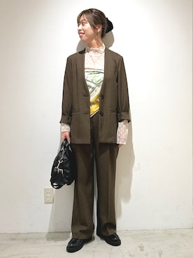 「アイテム（ノーカラージャケット）」を使った、福西さん（レディース・160cm）の秋コーディネート