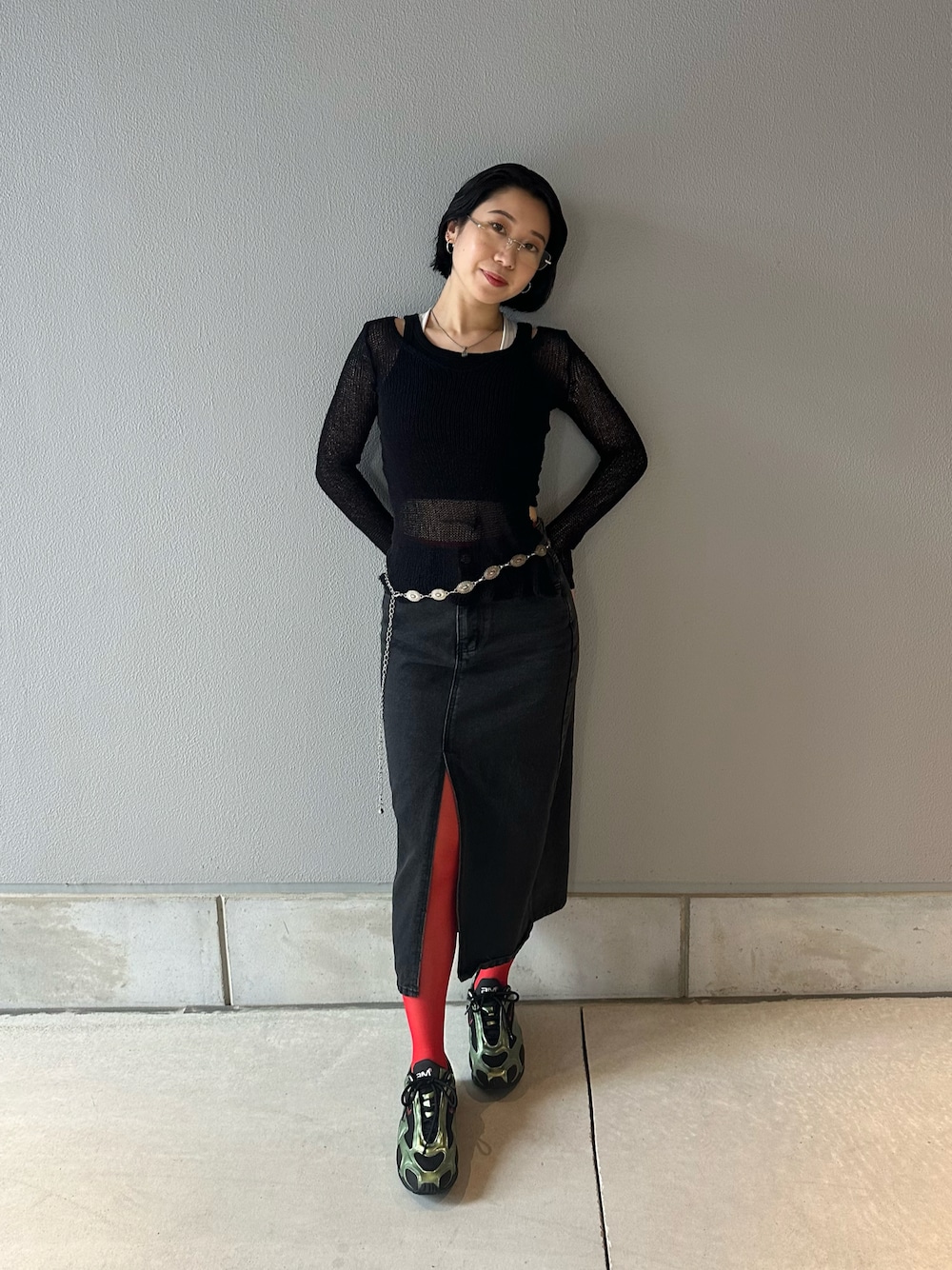 「デニム、デニムスカート、デニムコーデ、NIKE、NIKE AIR MAX、nike、NIKEスニーカー、AIRMAXMUSE、夏コーデ、ニット、夏服、夏ファッション、カラーコーデ、カラータイツ」｜「NIKEのアイテム（スニーカー、グリーン系）」を使った、Nike Yokohama Vivreさん（レディース・156cm）の夏コーディネートの1枚目の写真