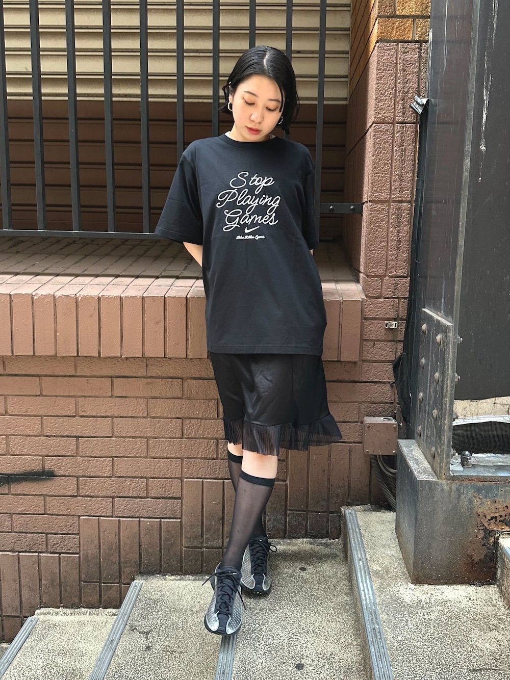 「夏コーデ、NIKE、nike、NIKEスニーカー、NIKESuperfly、スニーカー、スニーカーコーデ、スニーカースタイル、Superfly、オールブラック、オールブラックコーデ、fashion、スポーツミックス コーデ、シアー、モード」｜「NIKEのナイキ エア スーパーフライ ウィメンズシューズ / Nike Air Superfly Women's Shoes IB5824-001 Metallic Silver（スニーカー、シルバー系）」を使った、Nike Yokohama Vivreさん（レディース・156cm）の夏コーディネートの1枚目の写真