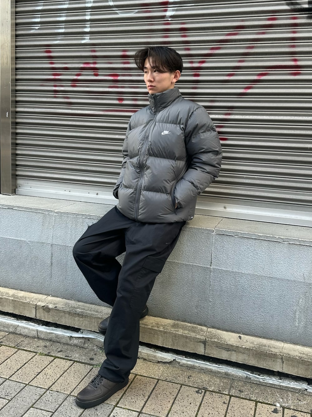 NIKEのダウンジャケット/コート（グレー系）を使った人気ファッション