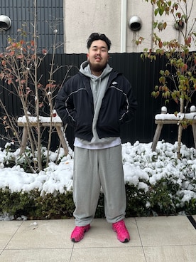 「アイテム（スニーカー）」を使った、Nike Yokohama Vivreさん（メンズ・178cm）の冬コーディネート