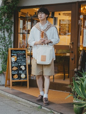 「アイテム（チノパンツ）」を使った、三木 克海さん（メンズ・175cm）の秋コーディネート