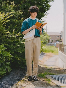 「SETTO（セット）のアイテム（パンツ）」を使った、三木 克海さん（メンズ・175cm）の春コーディネート