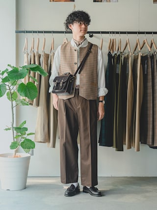 「GLENROYAL(グレンロイヤル)の【GLENROYAL/グレンロイヤル】SATCHEL BAG 9INCH/サッチェルバッグ9インチ(ショルダーバッグ)」を使った、三木 克海さん(メンズ・175cm)の秋コーディネート