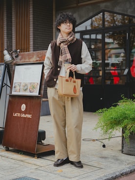 「アイテム（トートバッグ）」を使った、三木 克海さん（メンズ・175cm）の秋コーディネート