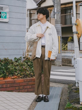 「NEAT（ニート）のアイテム（パンツ）」を使った、三木 克海さん（メンズ・175cm）の春コーディネート