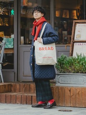 「アイテム（チノパンツ）」を使った、三木 克海さん（メンズ・175cm）の秋コーディネート