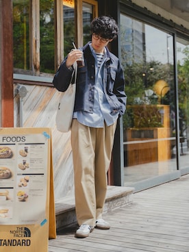 「アイテム（デニムジャケット）」を使った、三木 克海さん（メンズ・175cm）の秋コーディネート
