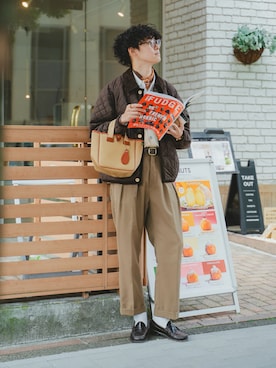 「アイテム（バンダナ/スカーフ）」を使った、三木 克海さん（メンズ・175cm）の秋コーディネート