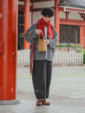 「アイテム（ストール/ショール）」を使った、三木 克海さん（メンズ・175cm）の秋コーディネート