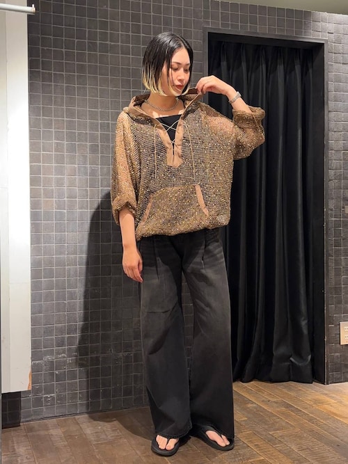 新品・未使用✨　アドニシス　華やかなトップス 新品・未使用✨ アドニシス 華やかなトップス Adonisis WEB