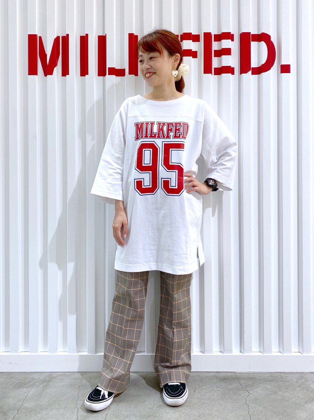 「秋のコーデ、秋服準備はじめました、ラクチンコーデ、秋トレンド2021、カジュアル、秋カラー、オーバーサイズ、ootd、いいね、save、フォローお願いします🤑、MILKFED.、低身長、ラフ、ゆるコーデ、大人かわいい、大人カジュアル」｜「MILKFED.のLOGO FOOTBALL TOP（Tシャツ/カットソー、ホワイト系）」を使った、よねちゃんさん（レディース・148cm）の秋コーディネートの1枚目の写真