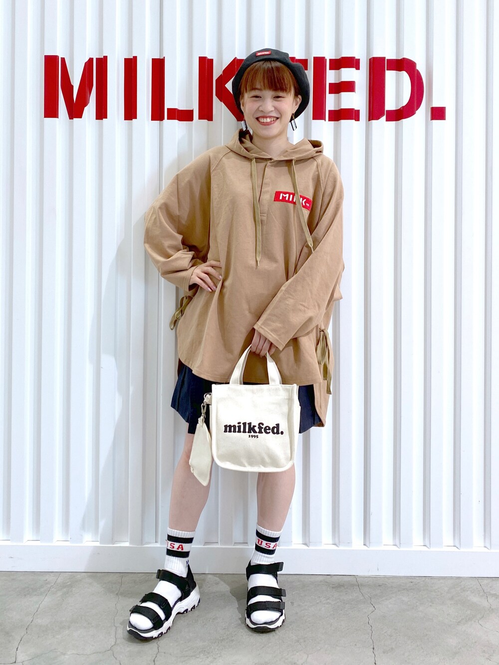 「COOLなこのコが仲間入り、休日スタイル、おしゃれさんと繋がりたい、着回しコーデ、今日のコーデ、ショートパンツ、ゆるコーデ、ootd、MILKFED.、低身長」｜「MILKFED.のLOGO SUMMER BERET（ハンチング/ベレー帽、レッド系）」を使った、よねちゃんさん（レディース・148cm）の夏コーディネートの1枚目の写真