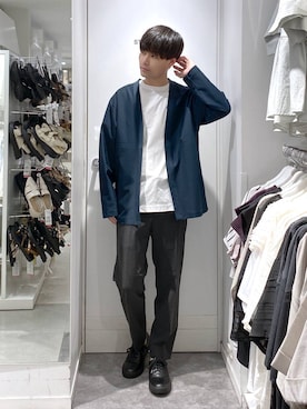 「アイテム（ローファー、グレー系）」を使った、onkitiさん（メンズ・170cm）の秋コーディネート