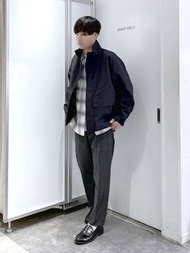 「撥水」｜「アイテム（スラックス）」を使った、onkitiさん（メンズ・170cm）の秋コーディネート